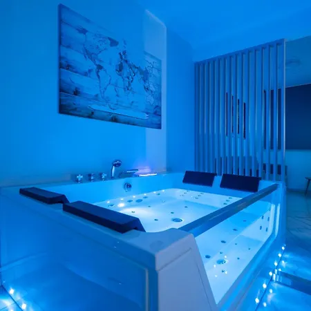 شقة Premium Jacuzzi At The Center, By Aqua Platinum سالونيك