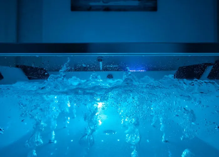 Premium Jacuzzi At The Center, By Aqua Platinum Lägenhet *