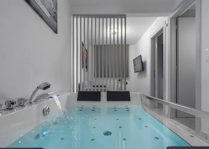 Lägenhet Premium Jacuzzi At The Center, By Aqua Platinum *