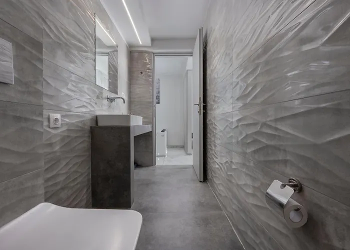 Premium Jacuzzi At The Center, By Aqua Platinum Thessaloníki