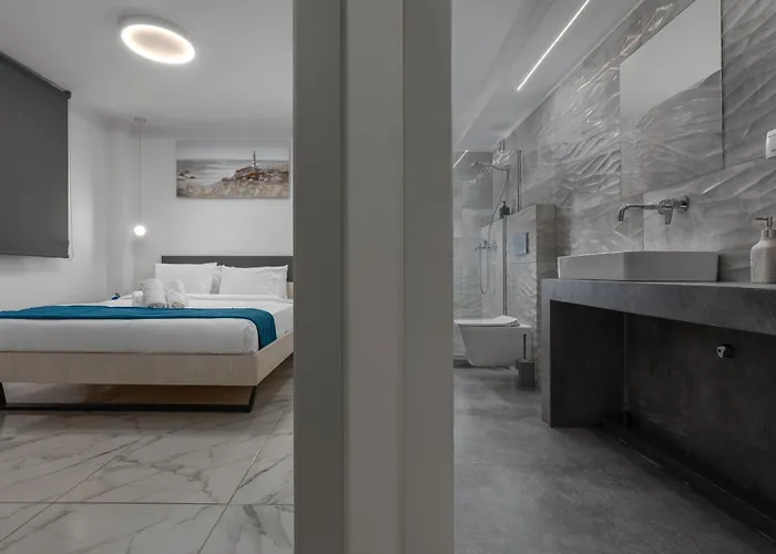 Premium Jacuzzi At The Center, By Aqua Platinum * Thessaloníki